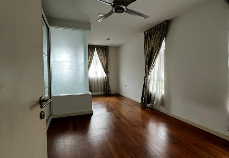 Rafflesia @ The Hill