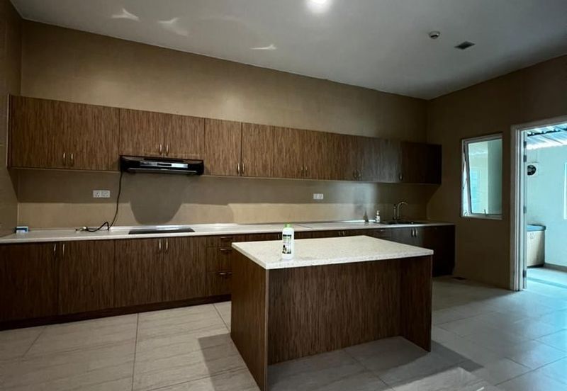 Rafflesia @ The Hill