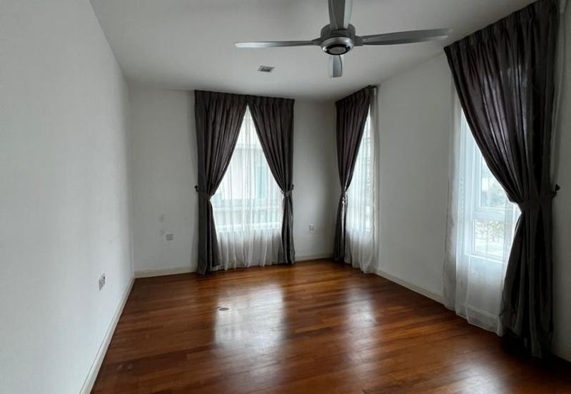 Rafflesia @ The Hill