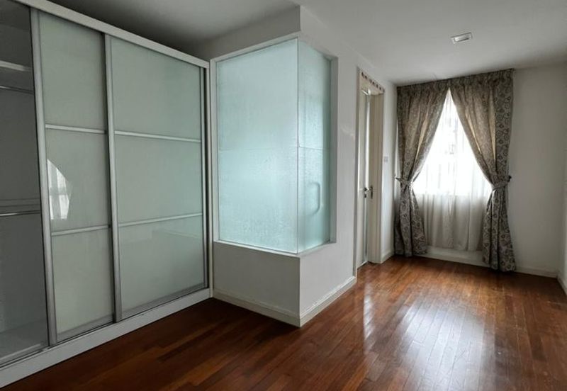 Rafflesia @ The Hill