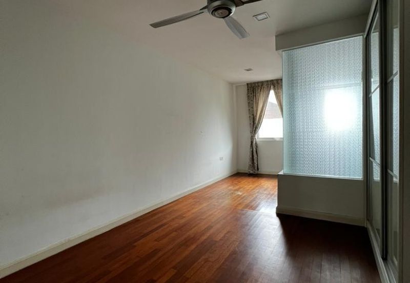 Rafflesia @ The Hill