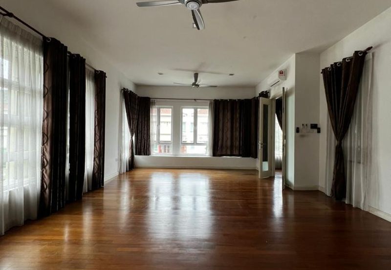 Rafflesia @ The Hill