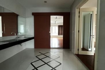 Rafflesia @ The Hill