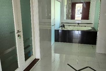 Rafflesia @ The Hill