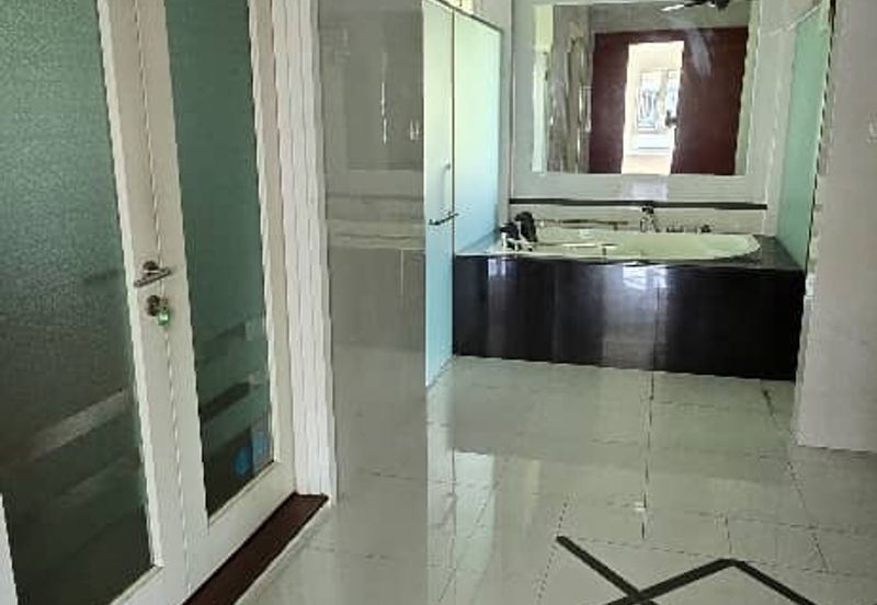 Rafflesia @ The Hill