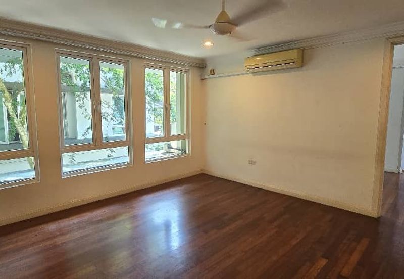 Rafflesia @ The Hill