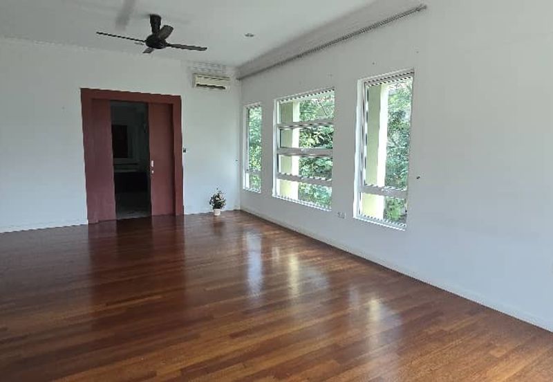 Rafflesia @ The Hill