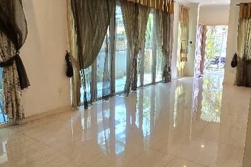 Rafflesia @ The Hill