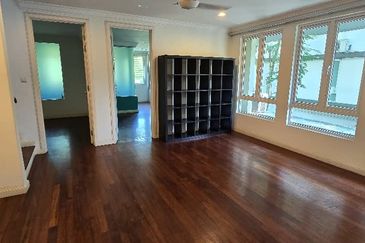 Rafflesia @ The Hill