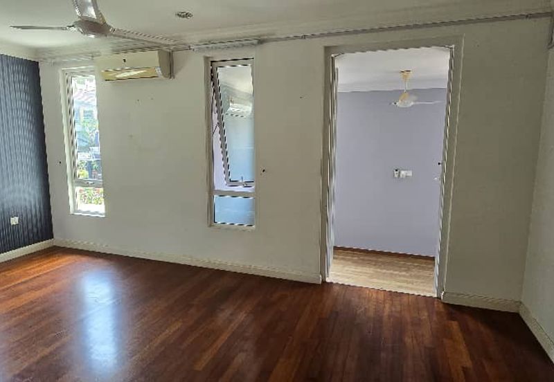 Rafflesia @ The Hill