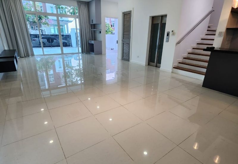 The Rafflesia @ Hill 1