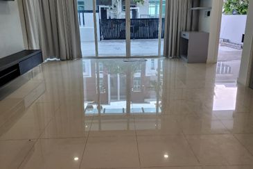 The Rafflesia @ Hill 1