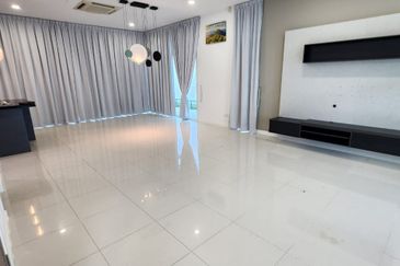 The Rafflesia @ Hill 1