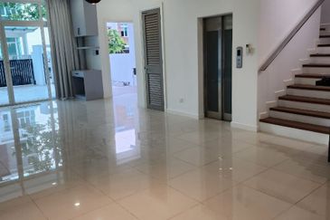 The Rafflesia @ Hill 1