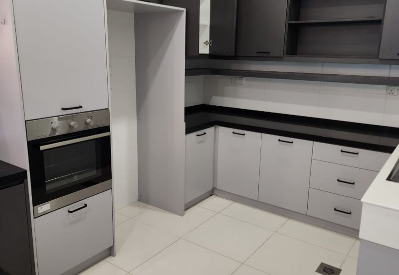 The Rafflesia @ Hill 1