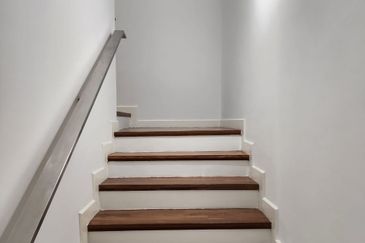 The Rafflesia @ Hill 1