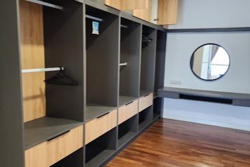 The Rafflesia @ Hill 1