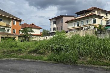 Corner Lot Bungalow Land