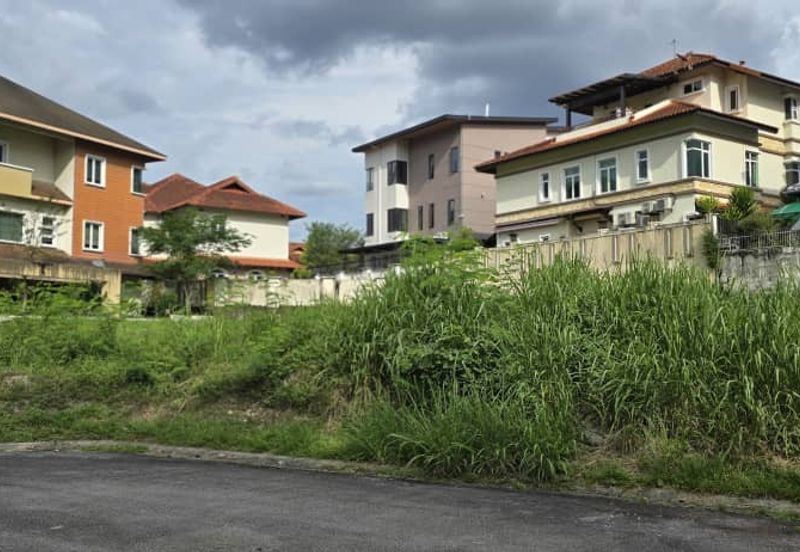 Corner Lot Bungalow Land