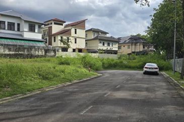 Corner Lot Bungalow Land