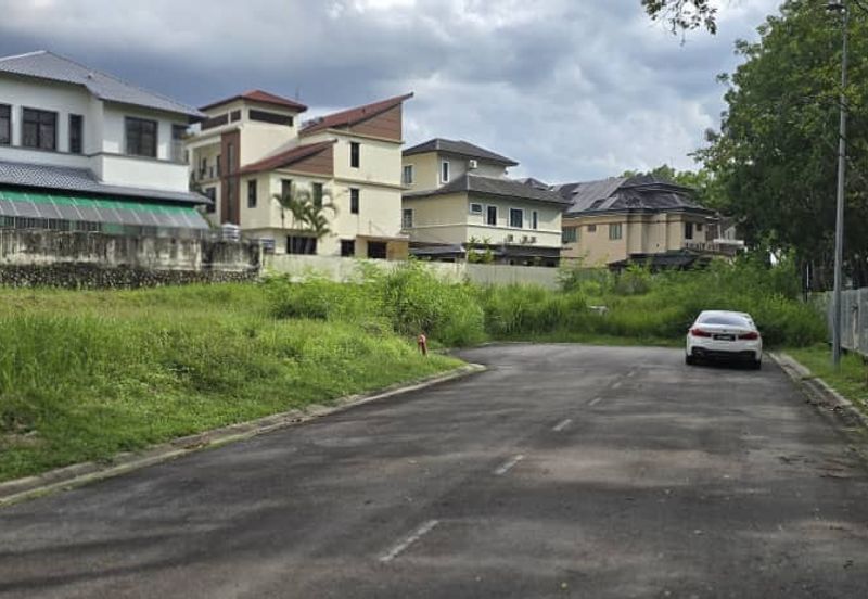 Corner Lot Bungalow Land