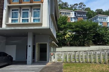 Rafflesia @ The Hill