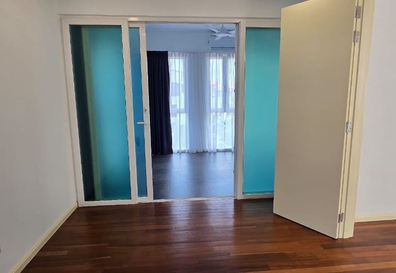 Rafflesia @ The Hill