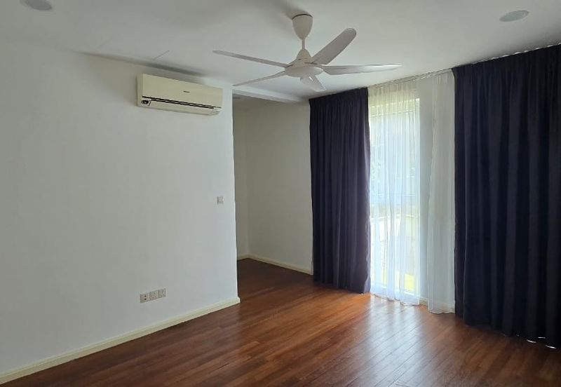 Rafflesia @ The Hill