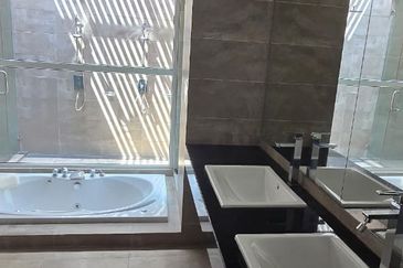 Rafflesia @ The Hill