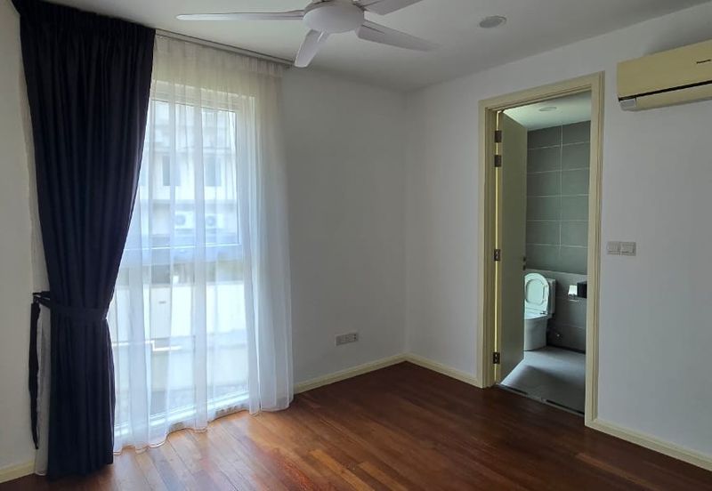 Rafflesia @ The Hill