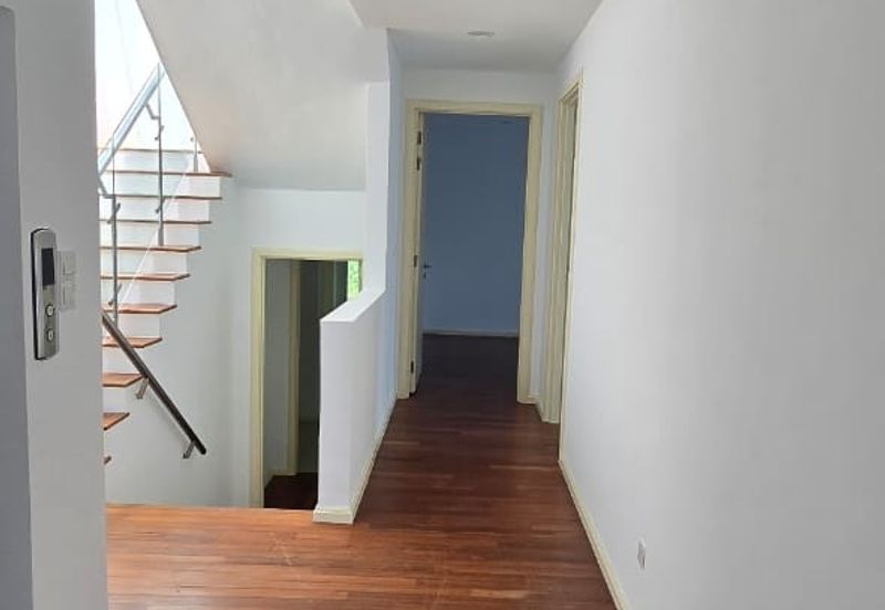 Rafflesia @ The Hill