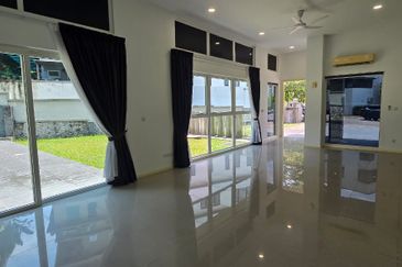 Rafflesia @ The Hill