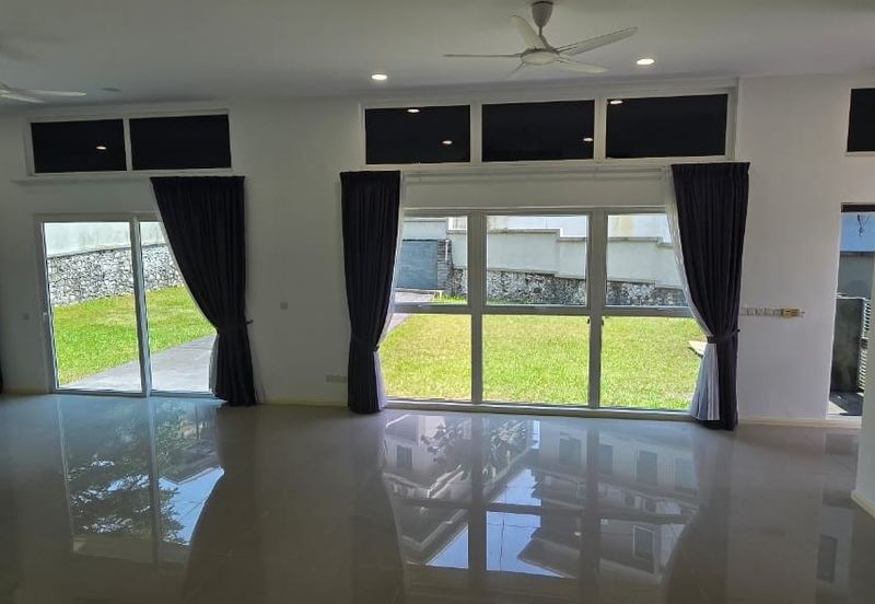 Rafflesia @ The Hill