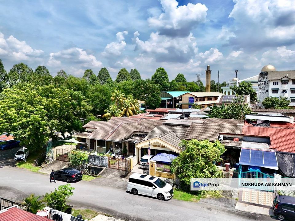 Single Storey Terrace Jalan SS 3 Taman Universiti Petaling Jaya Selangor, Selangor, Petaling Jaya