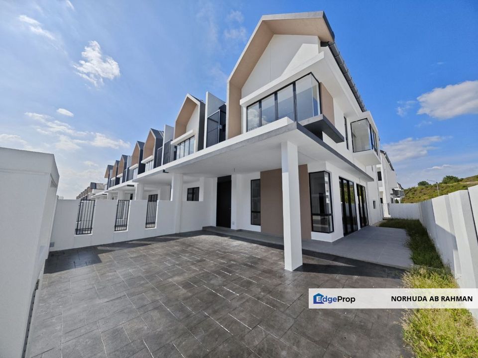End lot Double Storey AIORA Serenia City Kota Warisan Sepang Selangor, Selangor, Dengkil