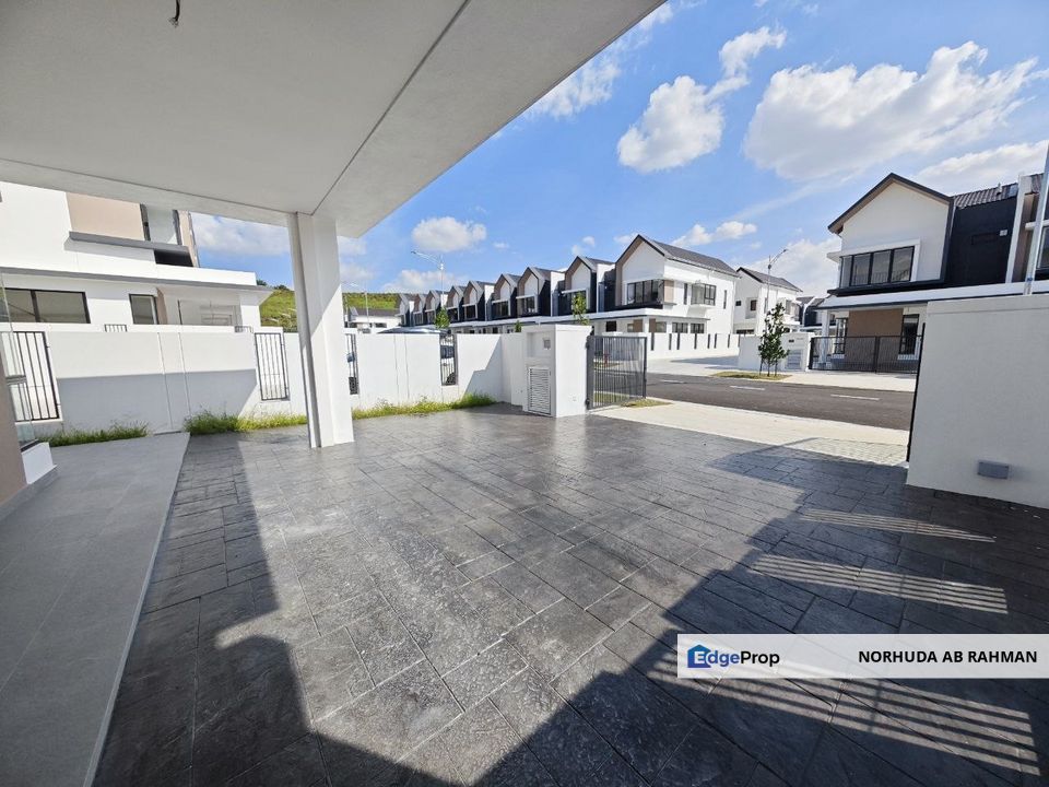 End lot Double Storey AIORA Serenia City Kota Warisan Sepang Selangor, Selangor, Dengkil