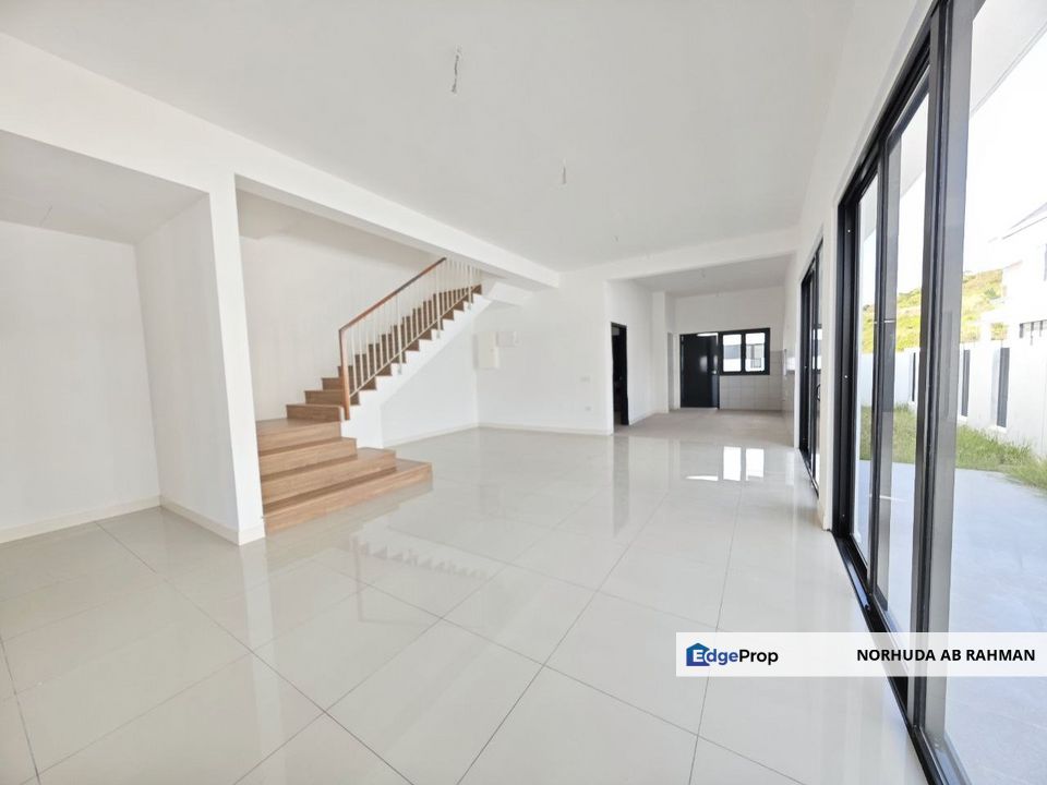 End lot Double Storey AIORA Serenia City Kota Warisan Sepang Selangor, Selangor, Dengkil
