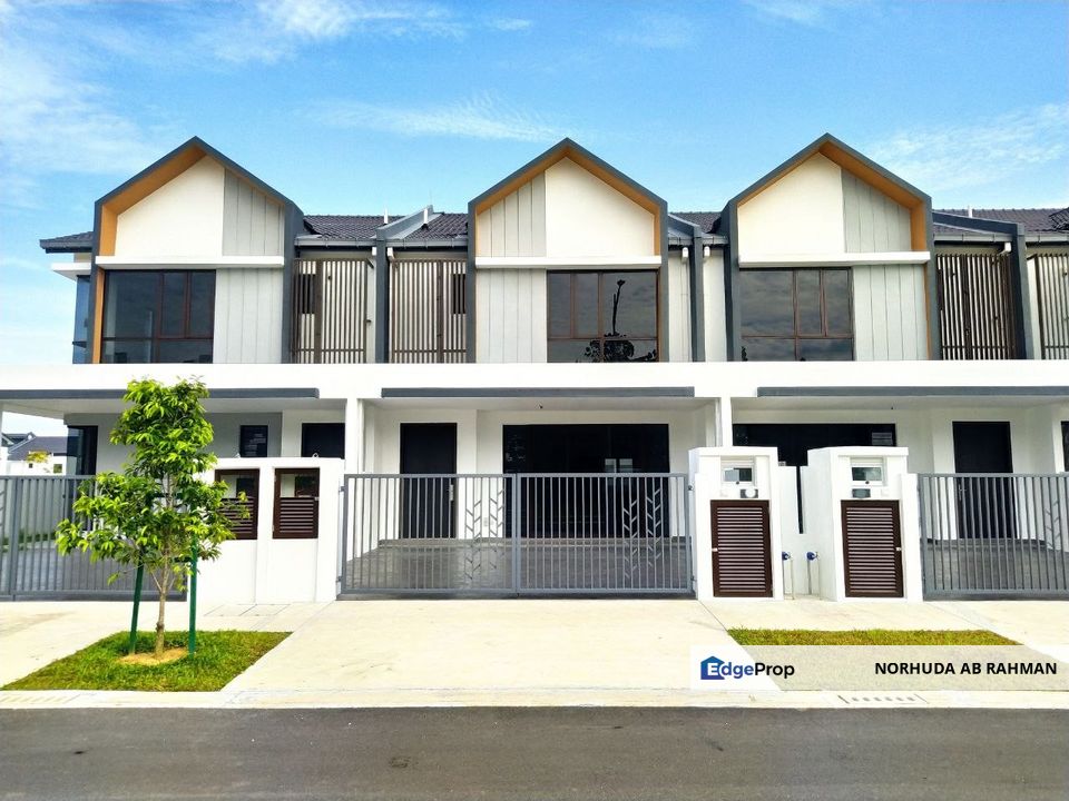 Facing Open Double Storey Terrace Serenia Anisa Bandar Serenia Sepang Selangor, Selangor, Dengkil