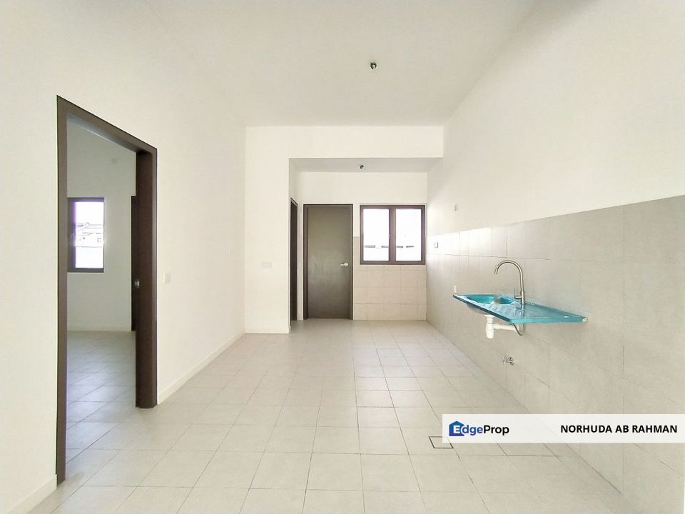 Facing Open Double Storey Terrace Serenia Anisa Bandar Serenia Sepang Selangor, Selangor, Dengkil