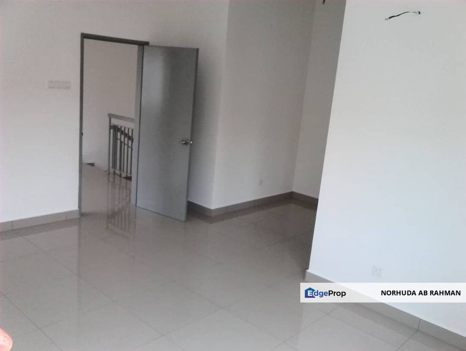 Double Storey Terrace End Lot 96 Residences, Salak Perdana Salak Tinggi Sepang Selangor, Selangor, Sepang