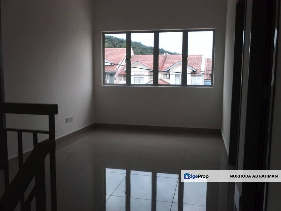 Double Storey Terrace End Lot 96 Residences, Salak Perdana Salak Tinggi Sepang Selangor, Selangor, Sepang