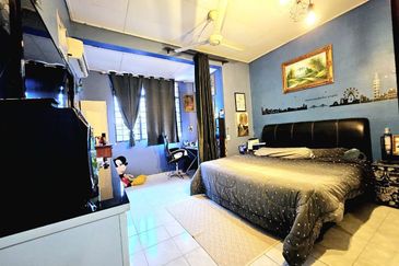 Taman Laman Desa, Desa Latania