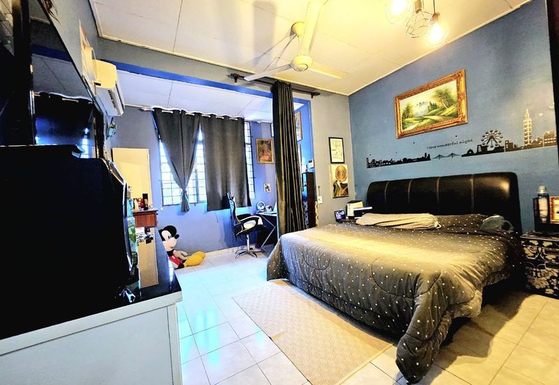 Taman Laman Desa, Desa Latania