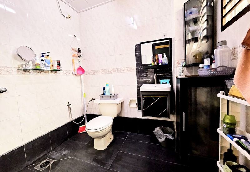 Taman Laman Desa, Desa Latania