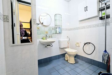 Taman Laman Desa, Desa Latania