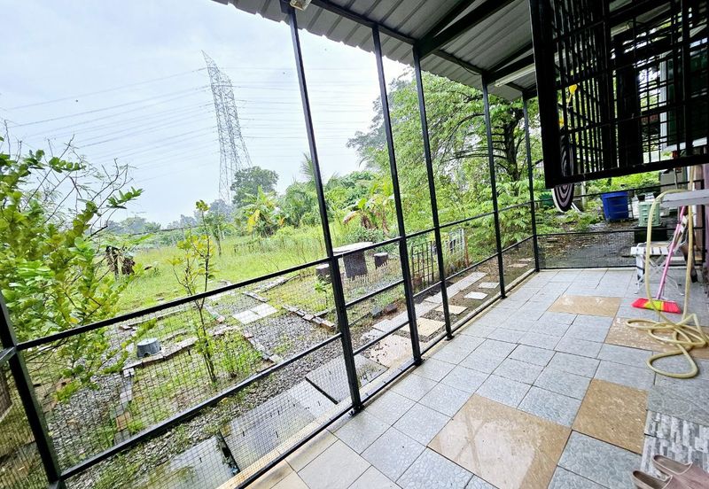 Taman Laman Desa, Desa Latania