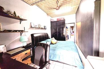 Taman Laman Desa, Desa Latania