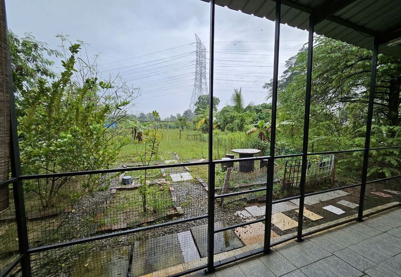 Taman Laman Desa, Desa Latania