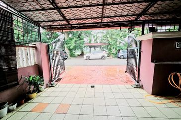 Taman Laman Desa, Desa Latania