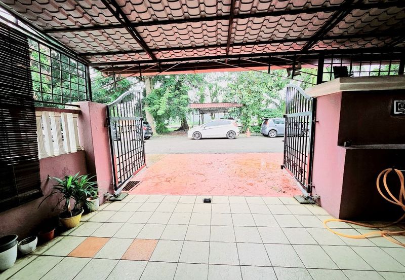 Taman Laman Desa, Desa Latania